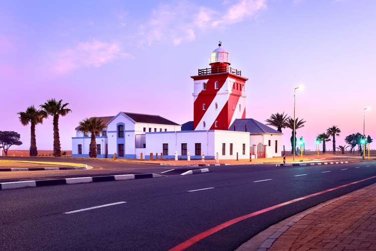 Discover Cape Town with official hop-on hop-off bus tours – Flexible routes, iconic monuments, and panoramic city views 2025