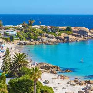 Explore Cape Town at your own speed with hop-on hop-off bus tours – Panoramic views, audio guides, and unlimited stops in 2026